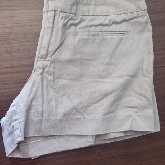 GAP Khaki shorts - Picture 2 of 3